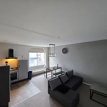 아파트 Geheel Appartement, Boxspring Bed, Snel Internet 겔레인