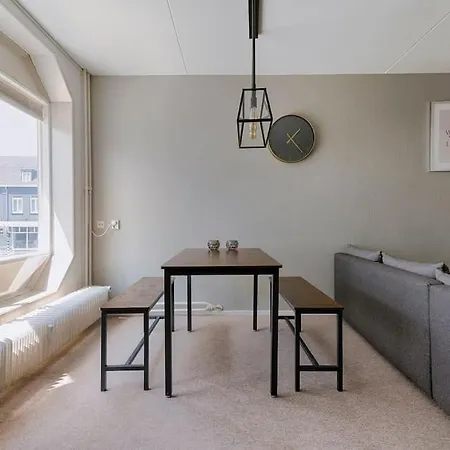 Geheel Appartement, Boxspring Bed, Snel Internet 아파트 *