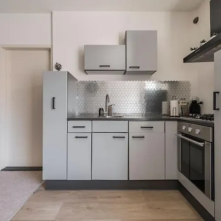 Apartment Geheel Appartement, Boxspring Bed, Snel Internet Geleen