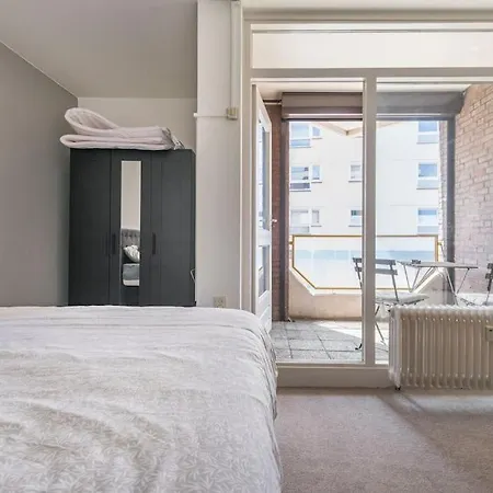 Geheel Appartement, Boxspring Bed, Snel Internet Geleen